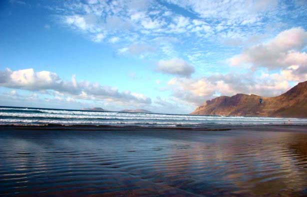 Kitesurfen auf dem Strand von Famara