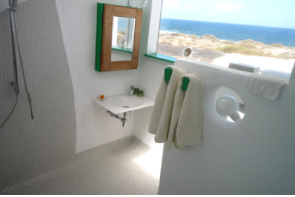 Lanzarote, Casa Dominique: Style of bathroom