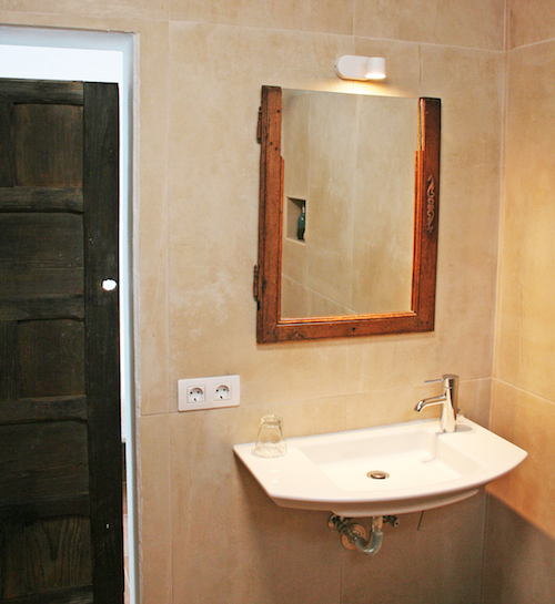 The bath of the room of the patio