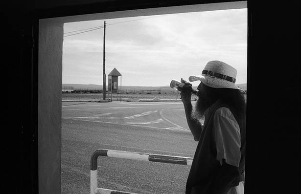 La caleta de famara: esperando la guagua