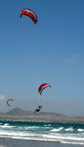 Kiteboard, salto en Famara